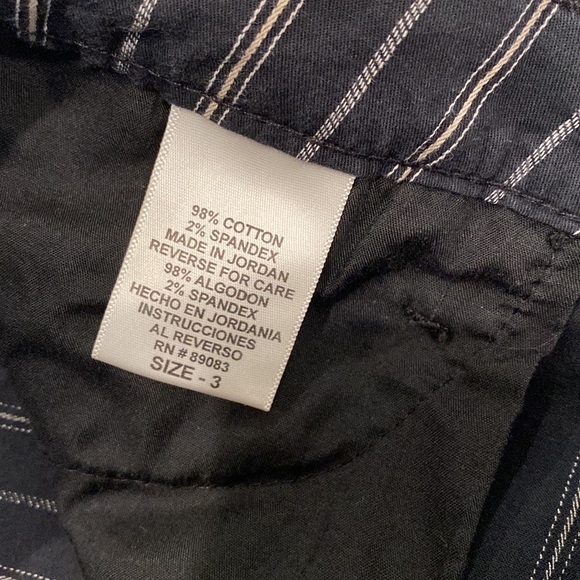 l.e.i. Pin striped Bermuda shorts 3 - Picture 6 of 7